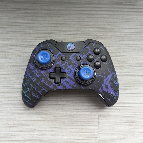 Xbox One 500gb - Picture 3 of 4